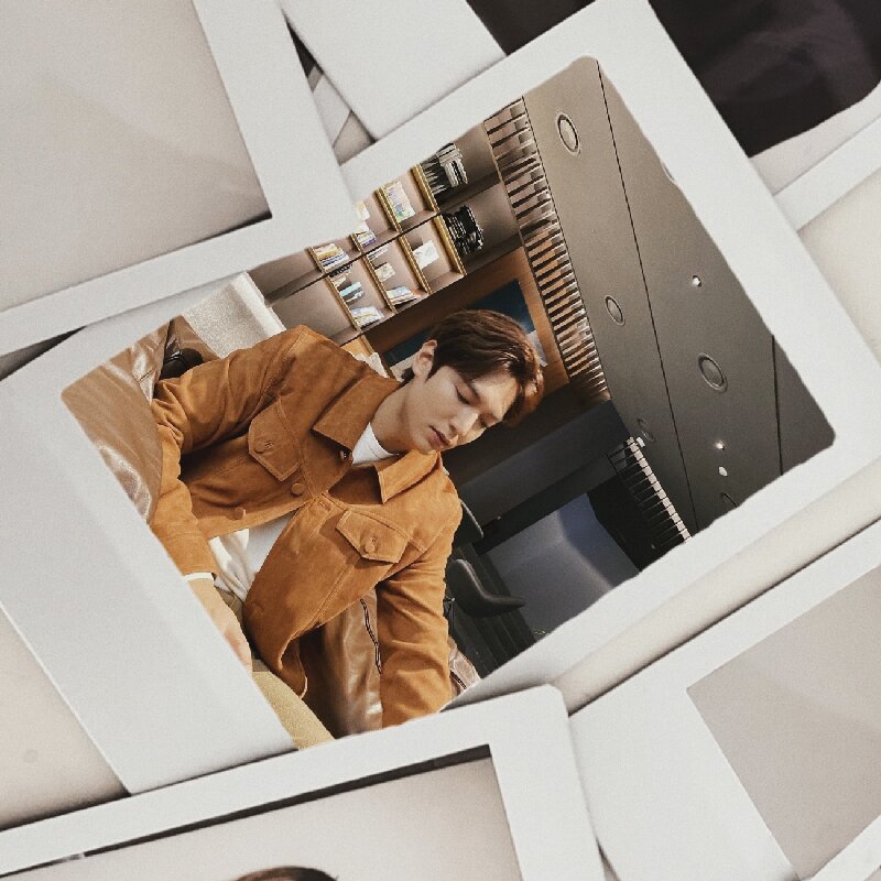 30/50PC Korean Idol Lee Minho  - đánh giá và giá Korean Lifestyle Magazine